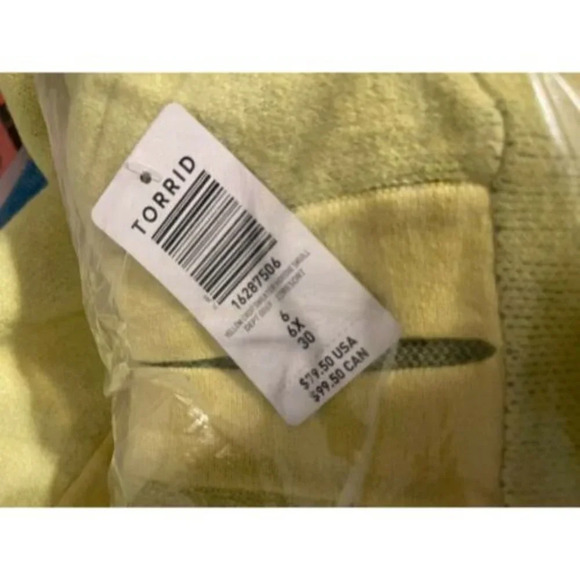 Lovesick Torrid Plus 6 Yellow Heart Long Sleeve Hoodie Sweater & Short Set - Picture 8 of 9